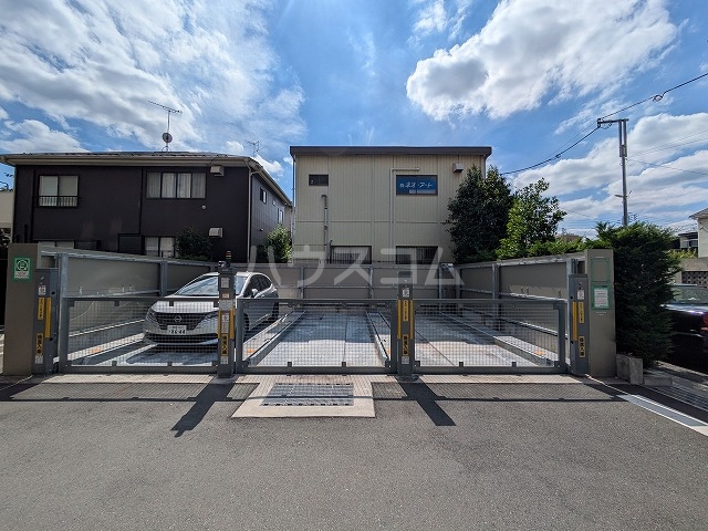 28/30 駐車場