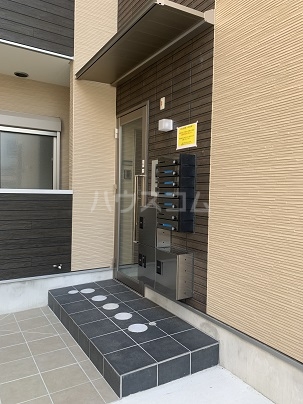 20/26 エントランス