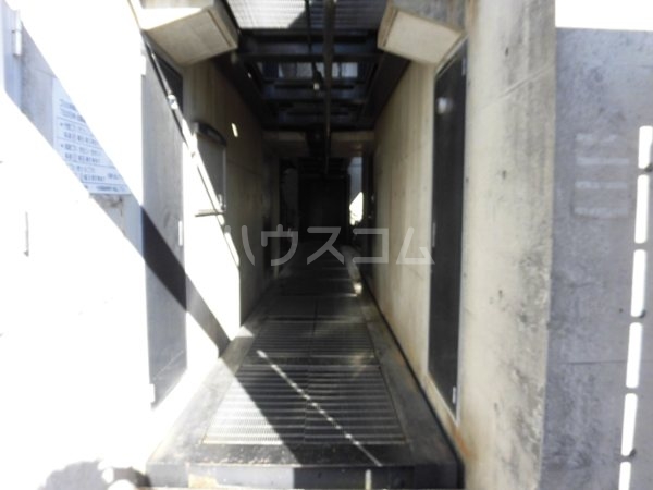 18/27 エントランス