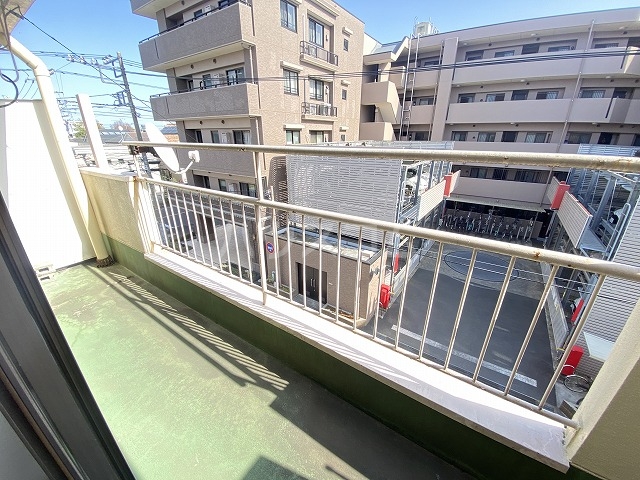 20/28 バルコニー