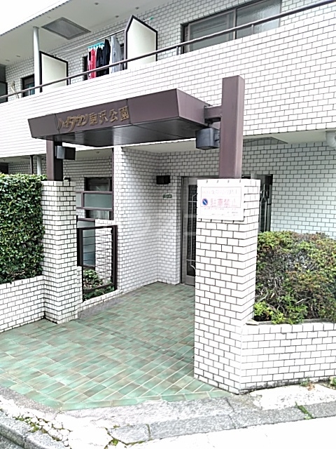 26/30 エントランス