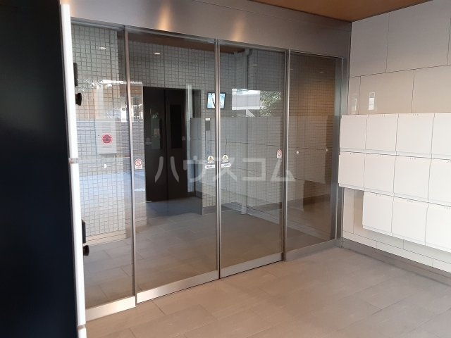 16/25 エントランス