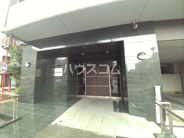 19/30 エントランス