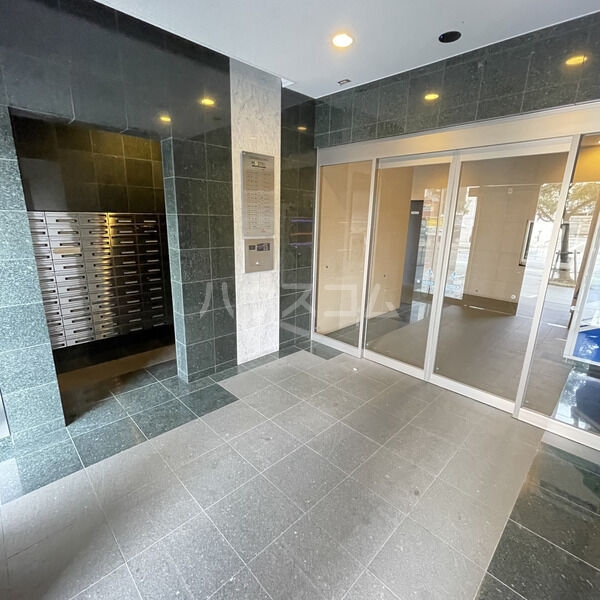 22/30 エントランス