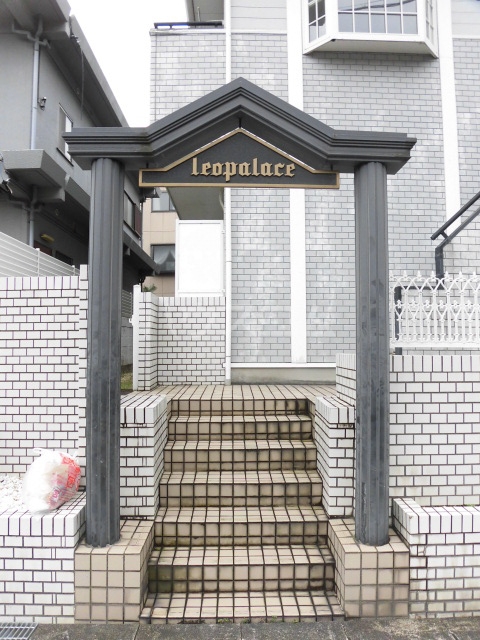 21/23 エントランス