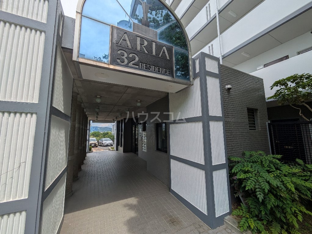 21/30 エントランス