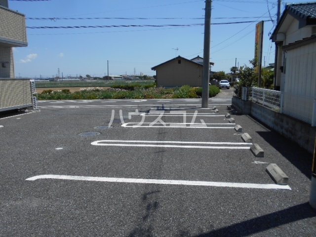 26/30 駐車場