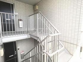 24/30 エントランス