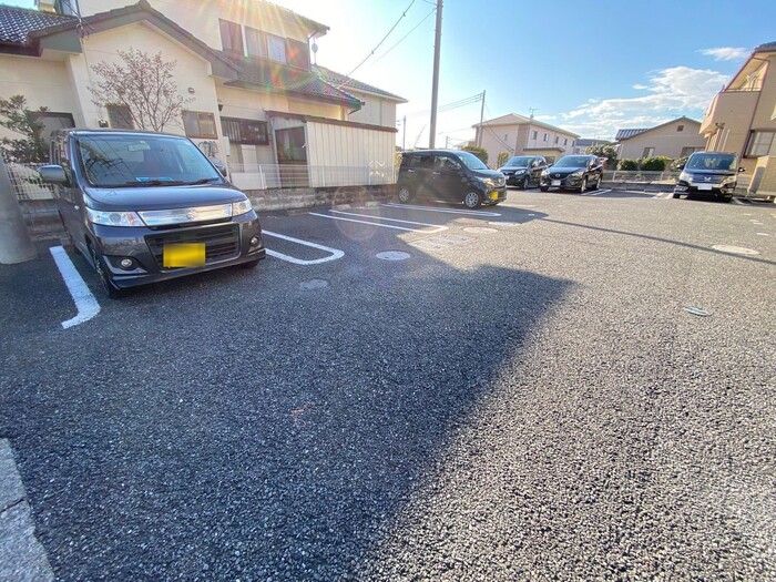 28/30 駐車場
