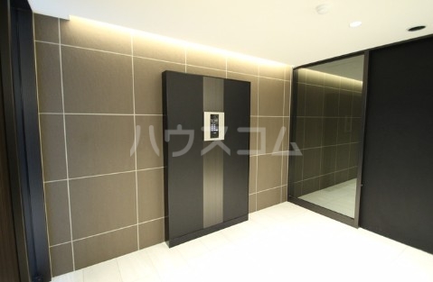 14/18 エントランス