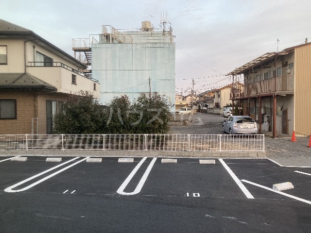 20/29 駐車場