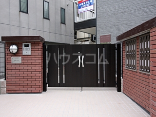 14/17 エントランス