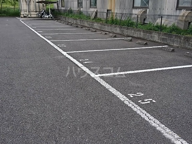 2/4 駐車場
