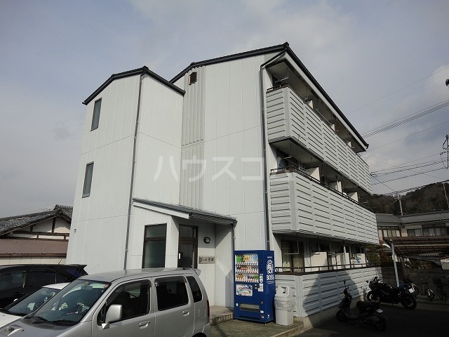 18/19 エントランス