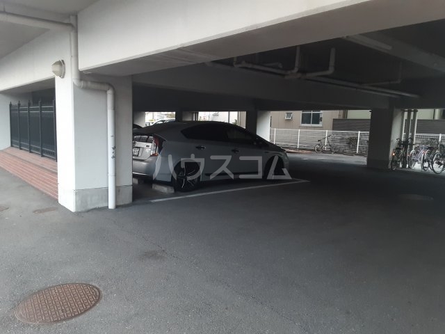 20/29 駐車場