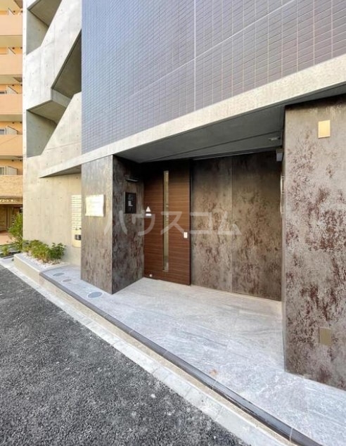 15/18 エントランス