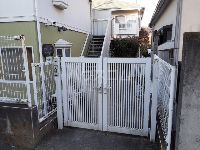 28/30 エントランス