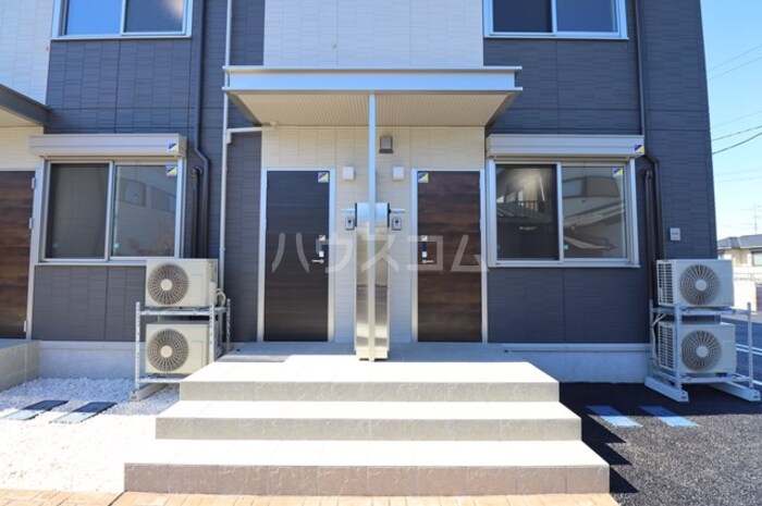 19/27 エントランス