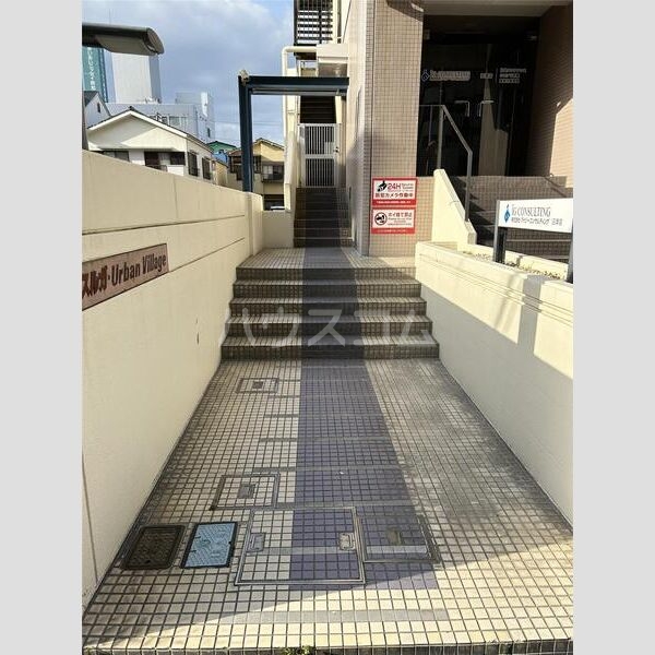 13/15 エントランス