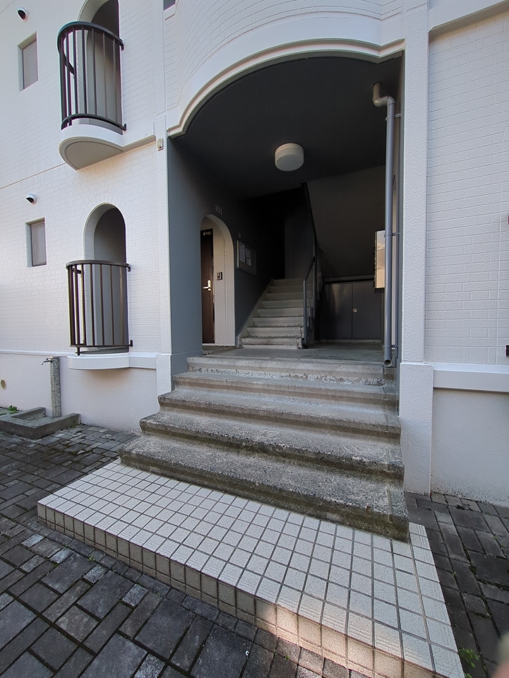 2/5 エントランス