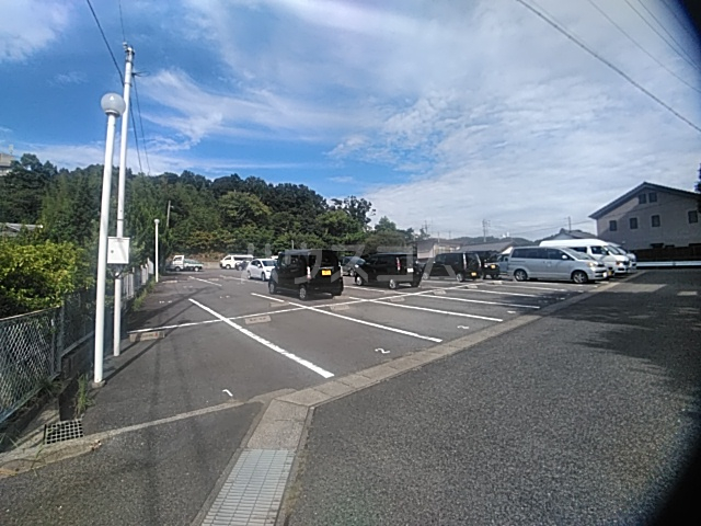 27/30 駐車場