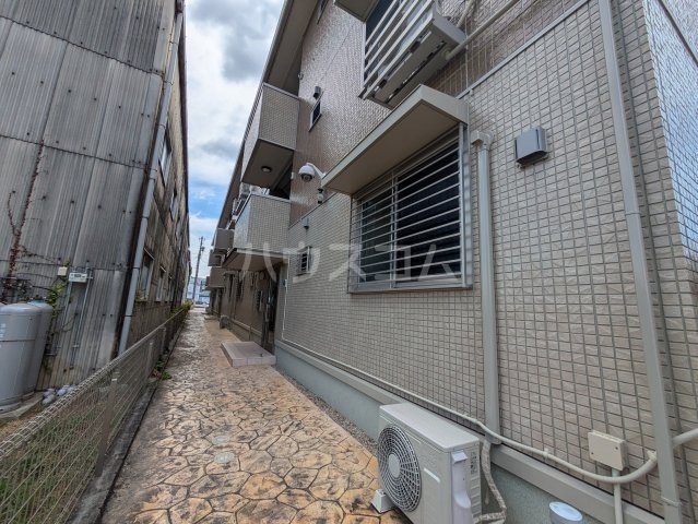 21/30 エントランス