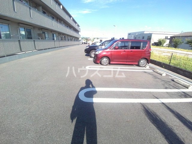 25/30 駐車場