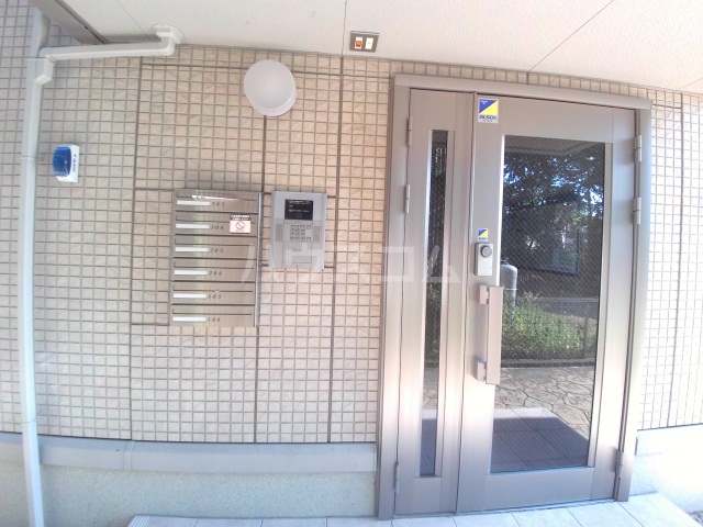 22/30 エントランス