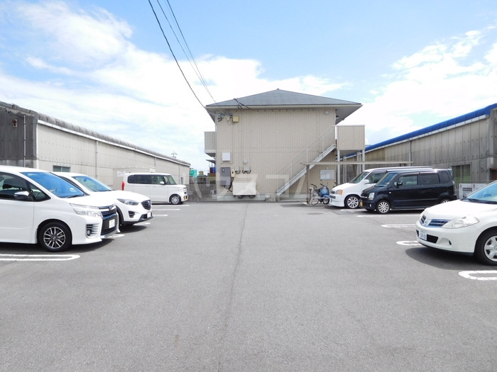 2/3 駐車場