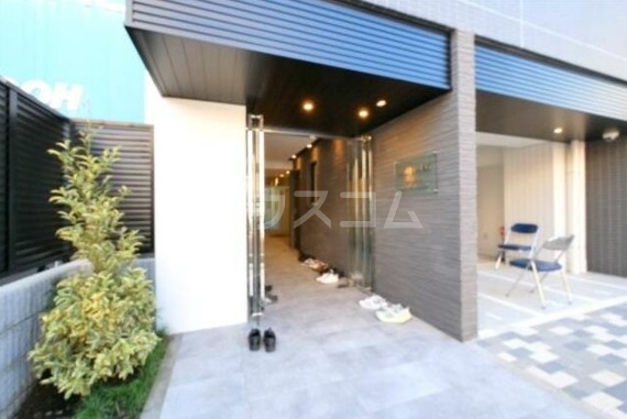 20/30 エントランス