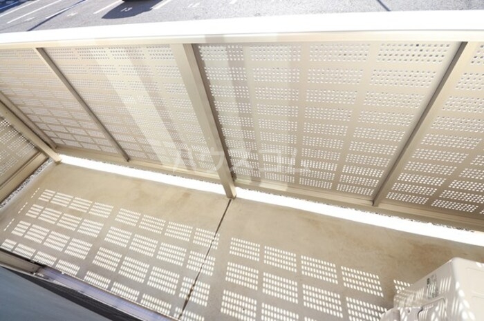 13/22 バルコニー