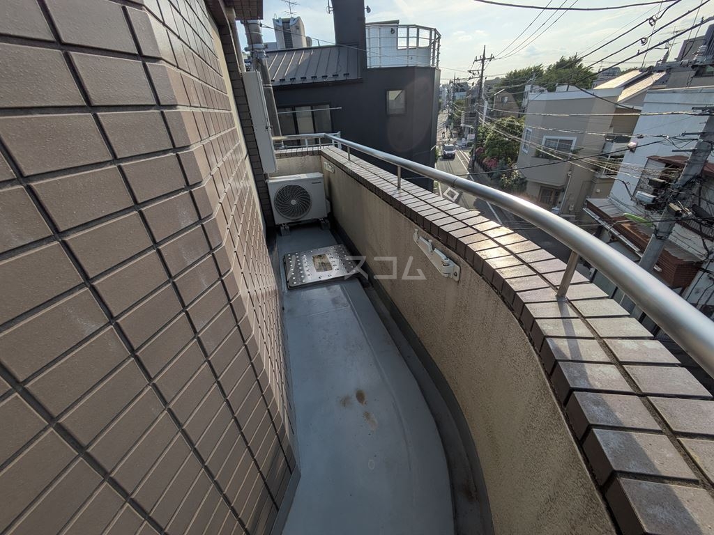 20/30 バルコニー