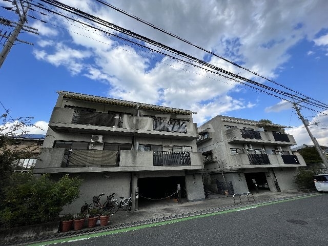ラジュニール春日丘外観写真