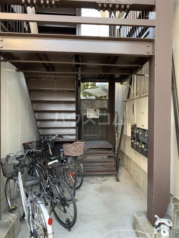 18/20 エントランス