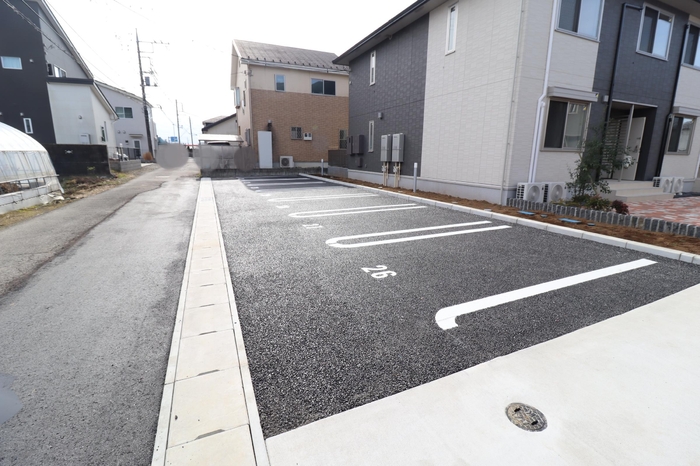 16/17 駐車場
