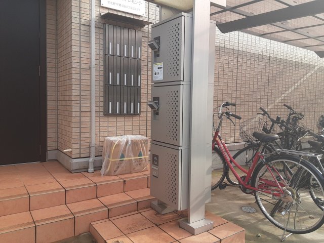 24/30 エントランス