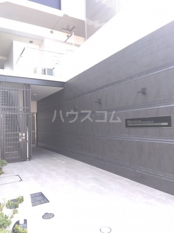 15/23 エントランス