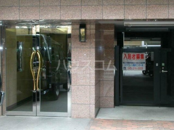 16/18 エントランス