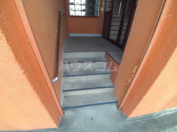 25/30 エントランス