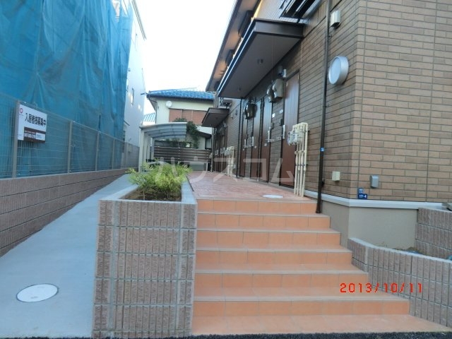 24/30 エントランス