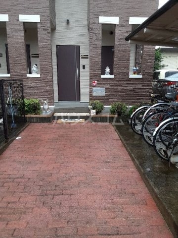 2/4 エントランス