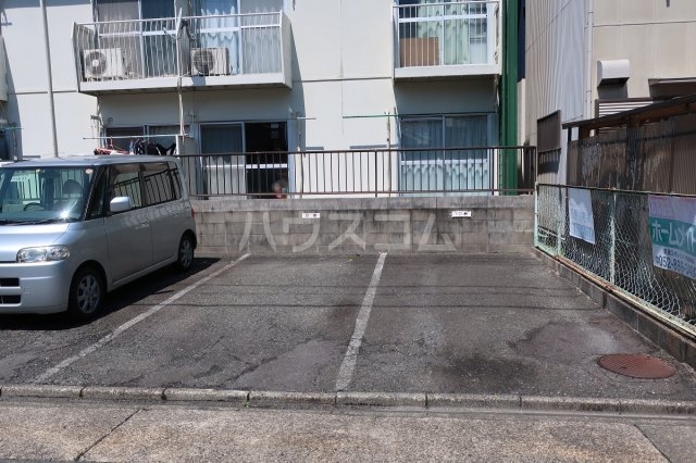 22/26 駐車場