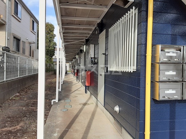 21/30 エントランス