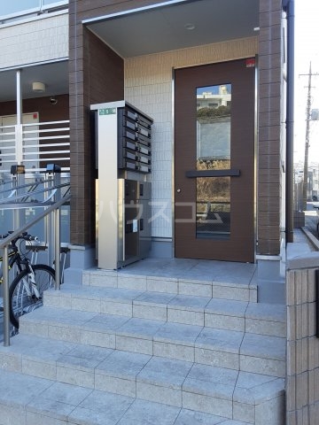 28/30 エントランス