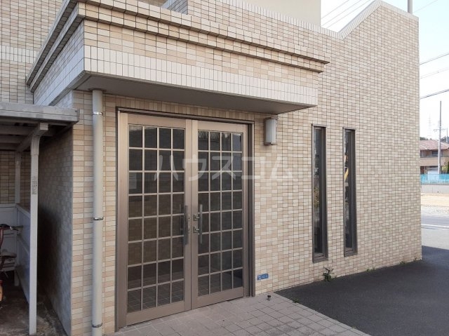 2/4 エントランス