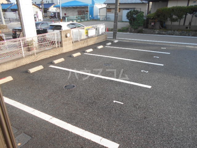 22/23 駐車場