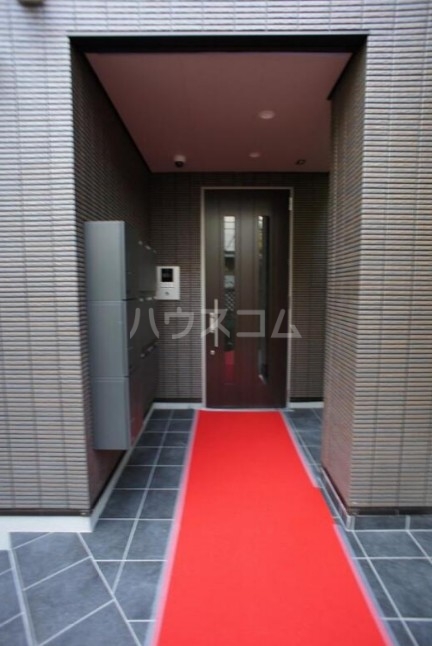 21/22 エントランス