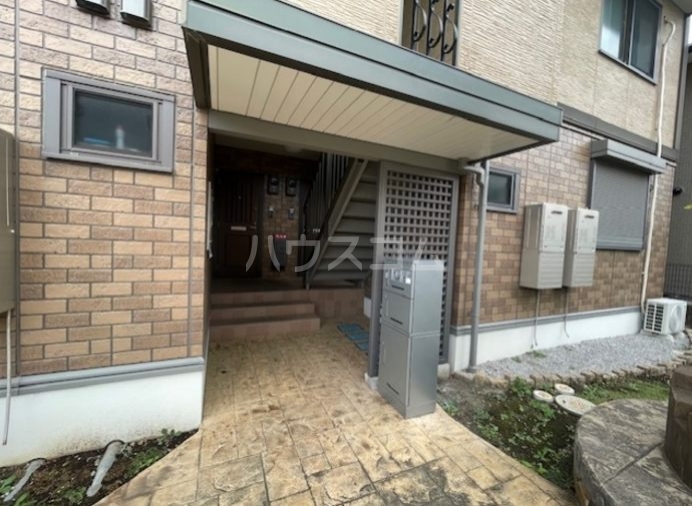 17/27 エントランス