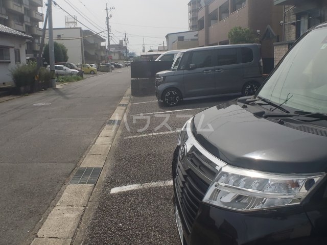 26/30 駐車場