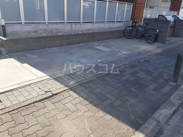 15/17 駐車場